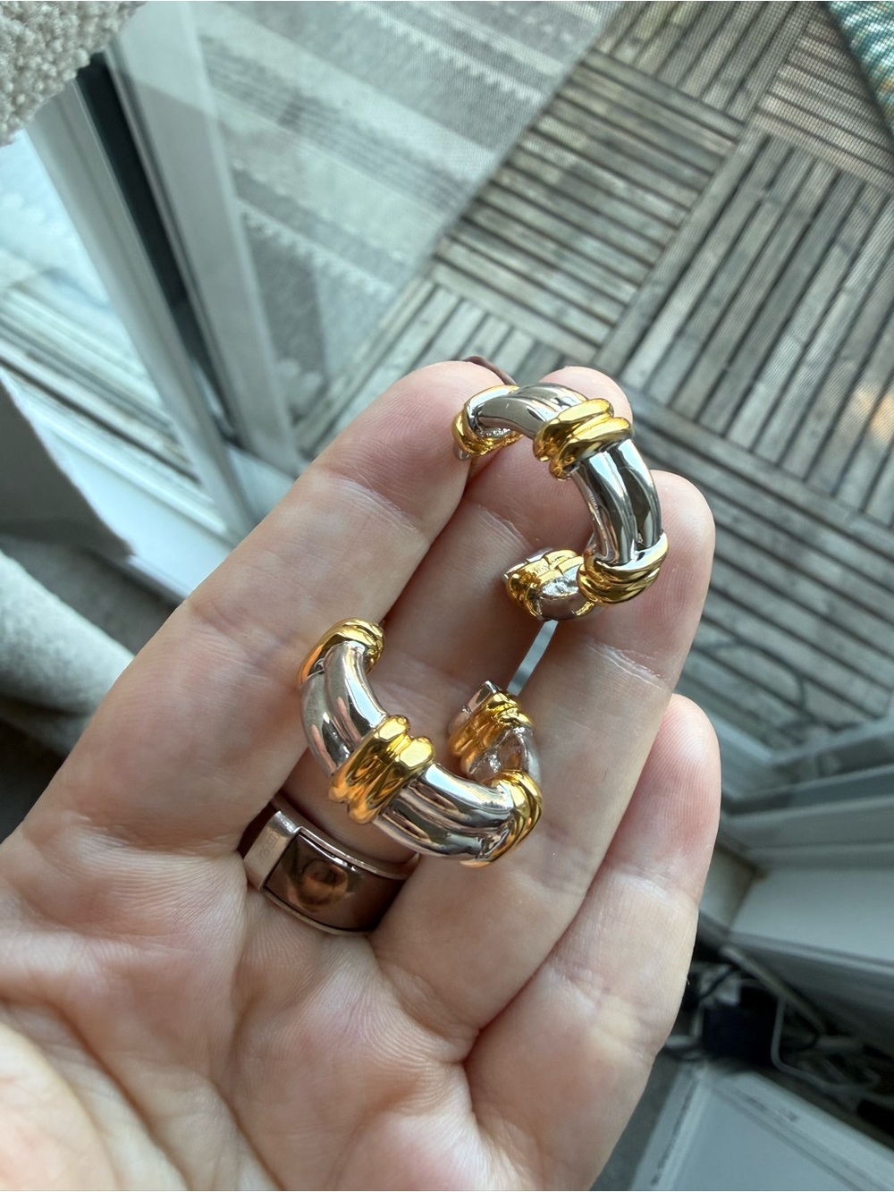 Saks Fifth Avenue Vtg Two-Tone Gold & Silver Twisted Hoop Earrings 14K posts - Picture 3 of 6
